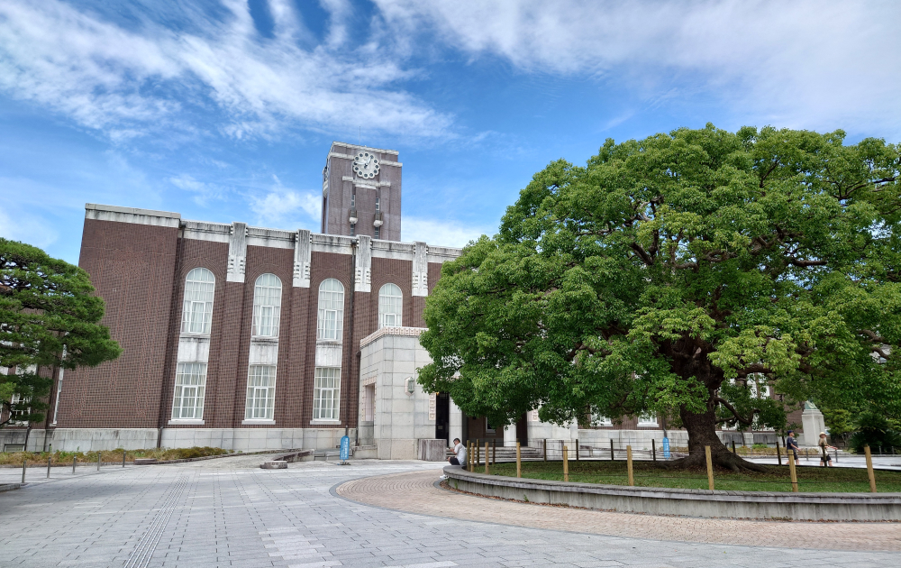 電気自動車でエンジン音を楽しむ